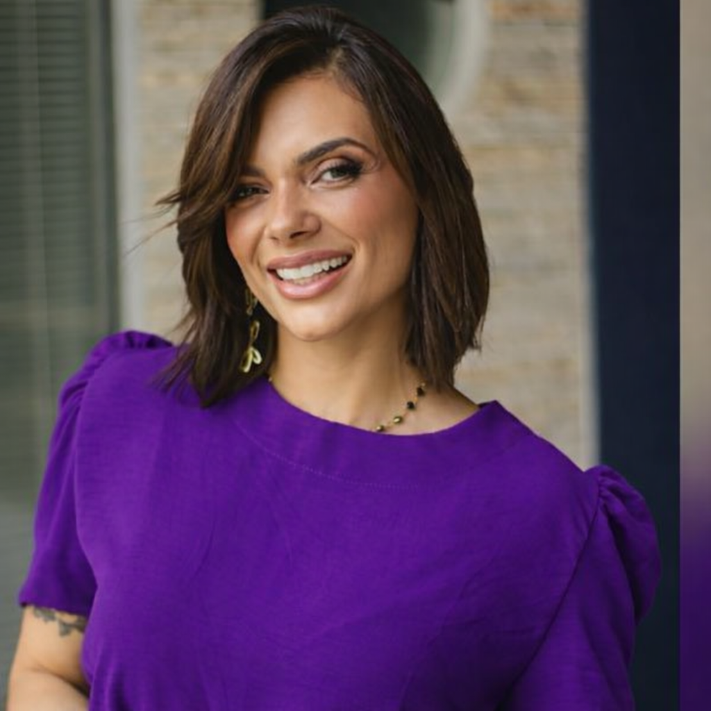 Tathy Marinho - Especialista em Comunicação